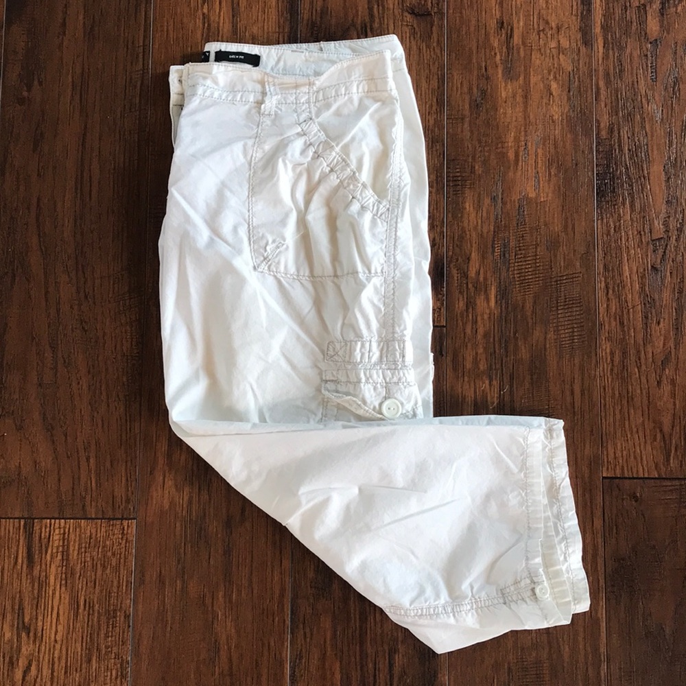 White crop pants